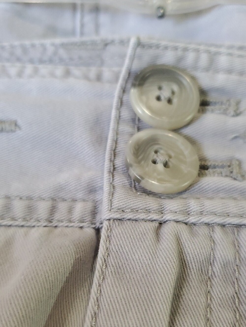 Eddie Bauer Light Gray Skirt with Olive Green Label and Yellow Stitching - Picture 4 of 11